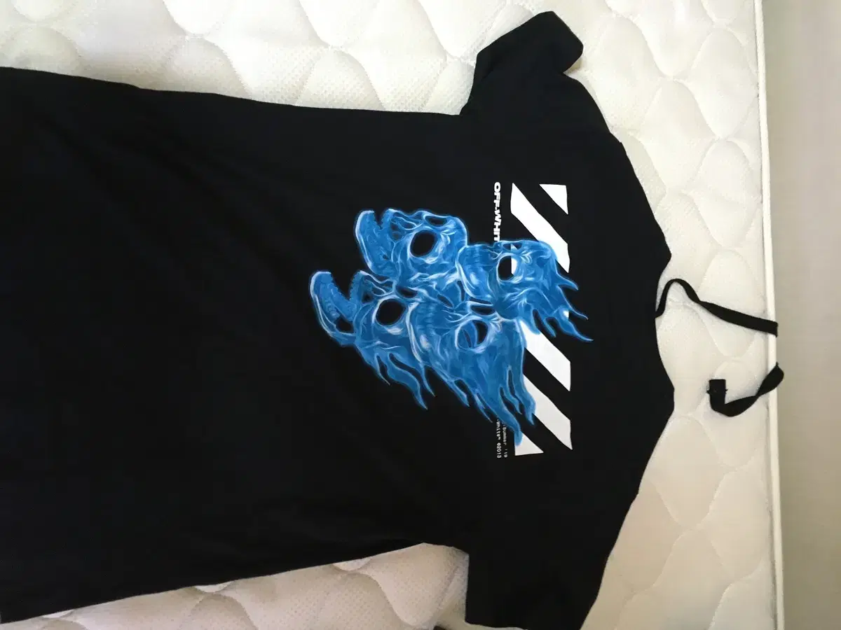 Off-White Skull T-shirt sells size L