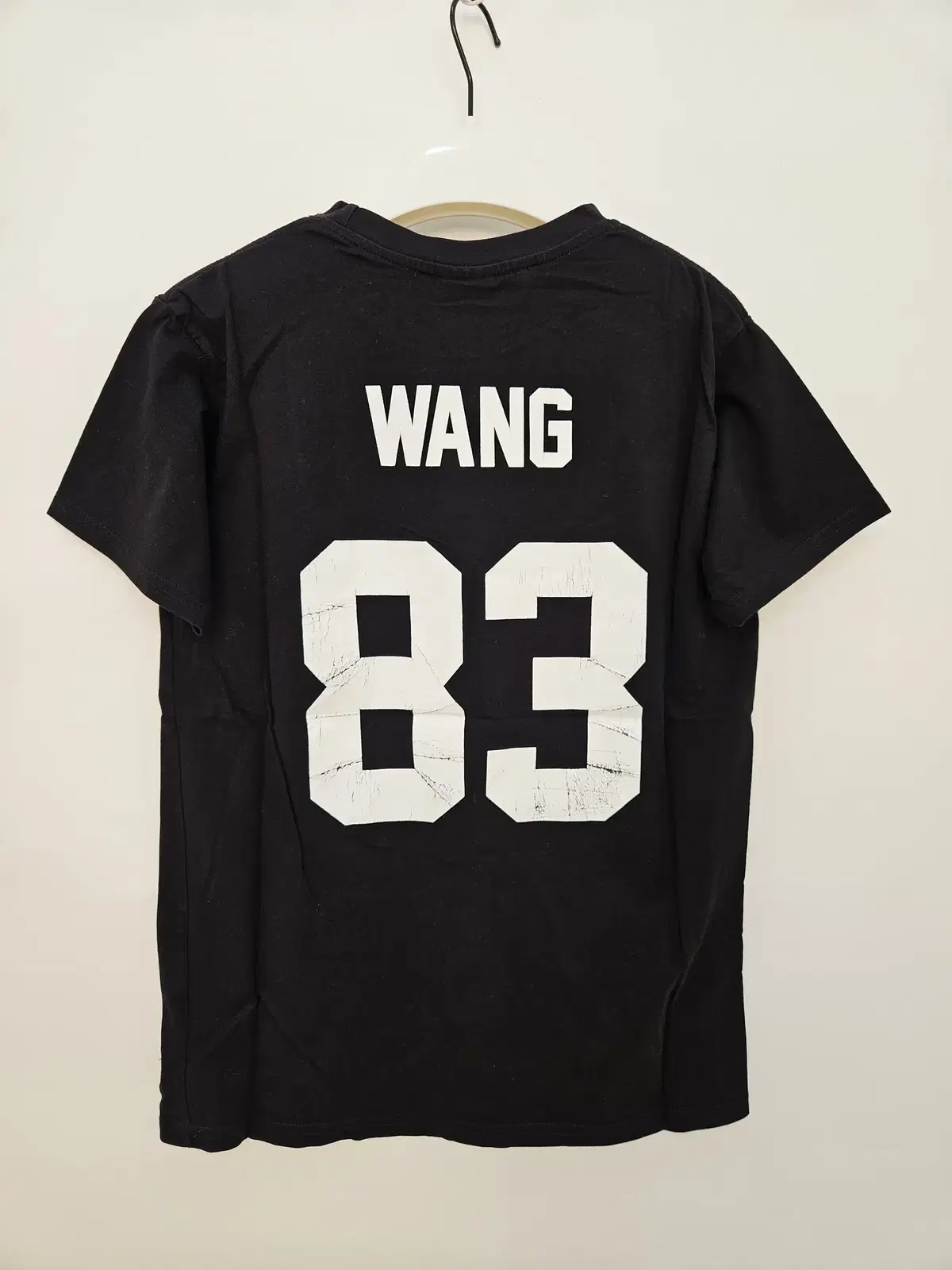 Les Artistes Wang83 vahn T-shirt for sale.