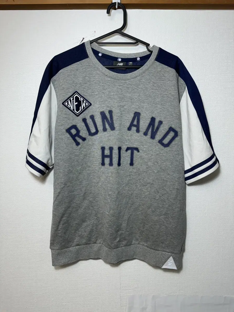 (L) New Balance Short Sleeve T-Shirt