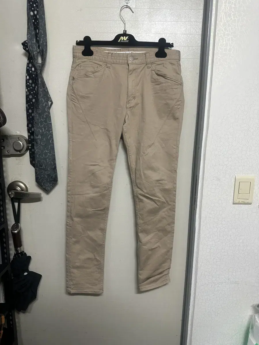 number nine chino pants