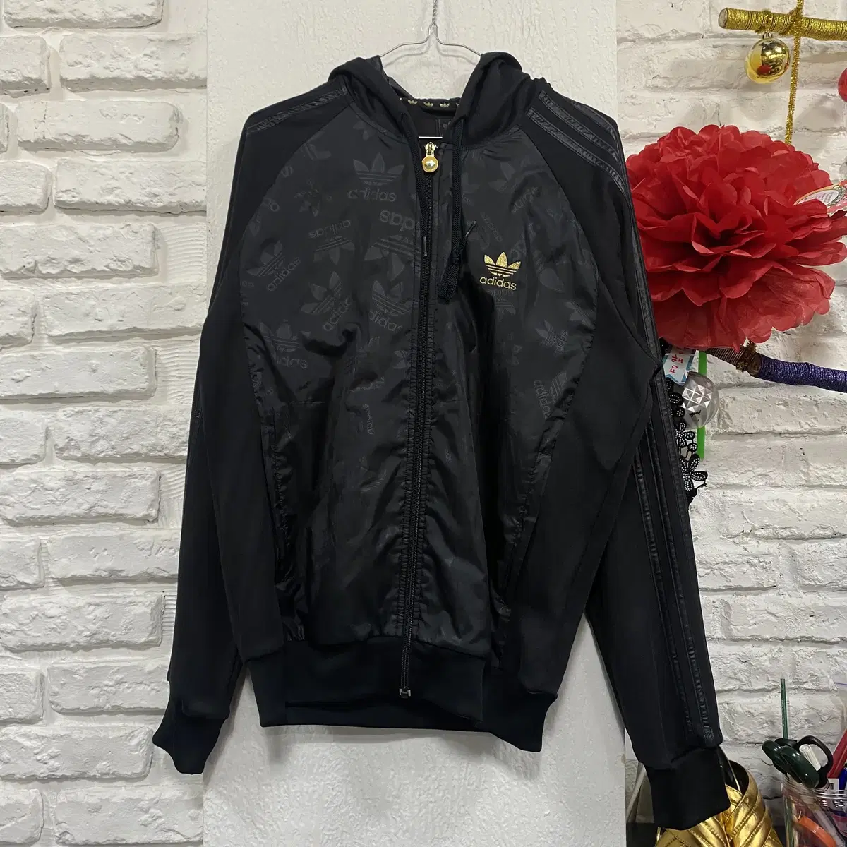 [100] Adidas Original WW Mono Black Hooded Zip-Up Jersey