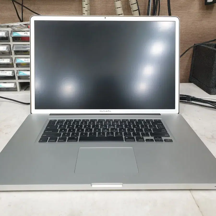 부품용 맥북 MACBOOK PRO A1297 화면안뜸 -