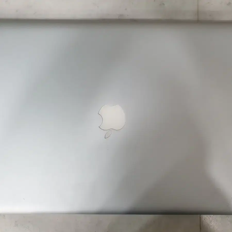 부품용 맥북 MACBOOK PRO A1297 화면안뜸 -