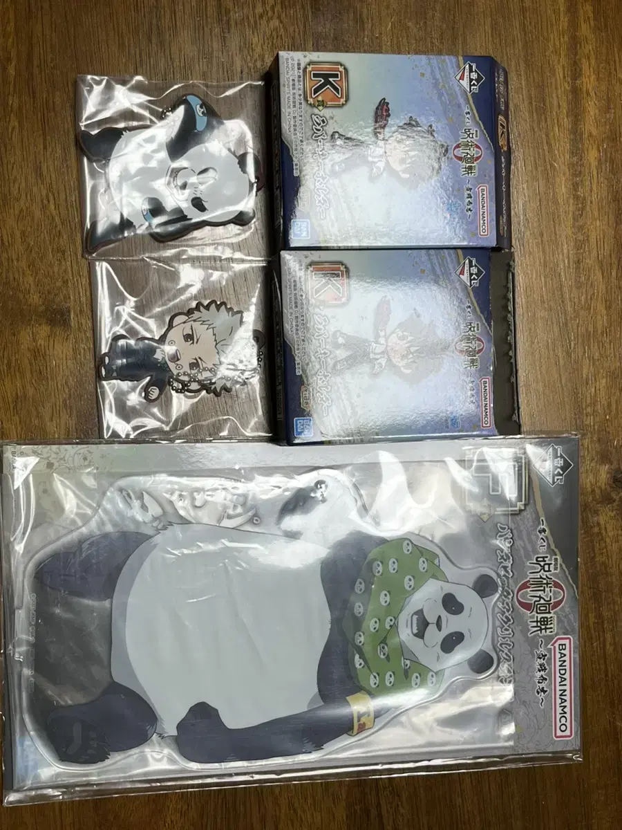 Zuu spinning kuji first lottery toge, panda (rubber strap, acrylic)