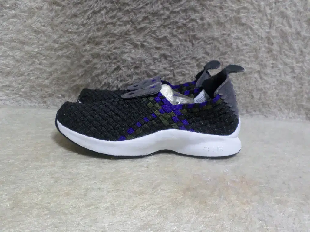 FLUFFY 240 Nike Air Woven Coat Purple Slip-On Sneakers Used Shoes