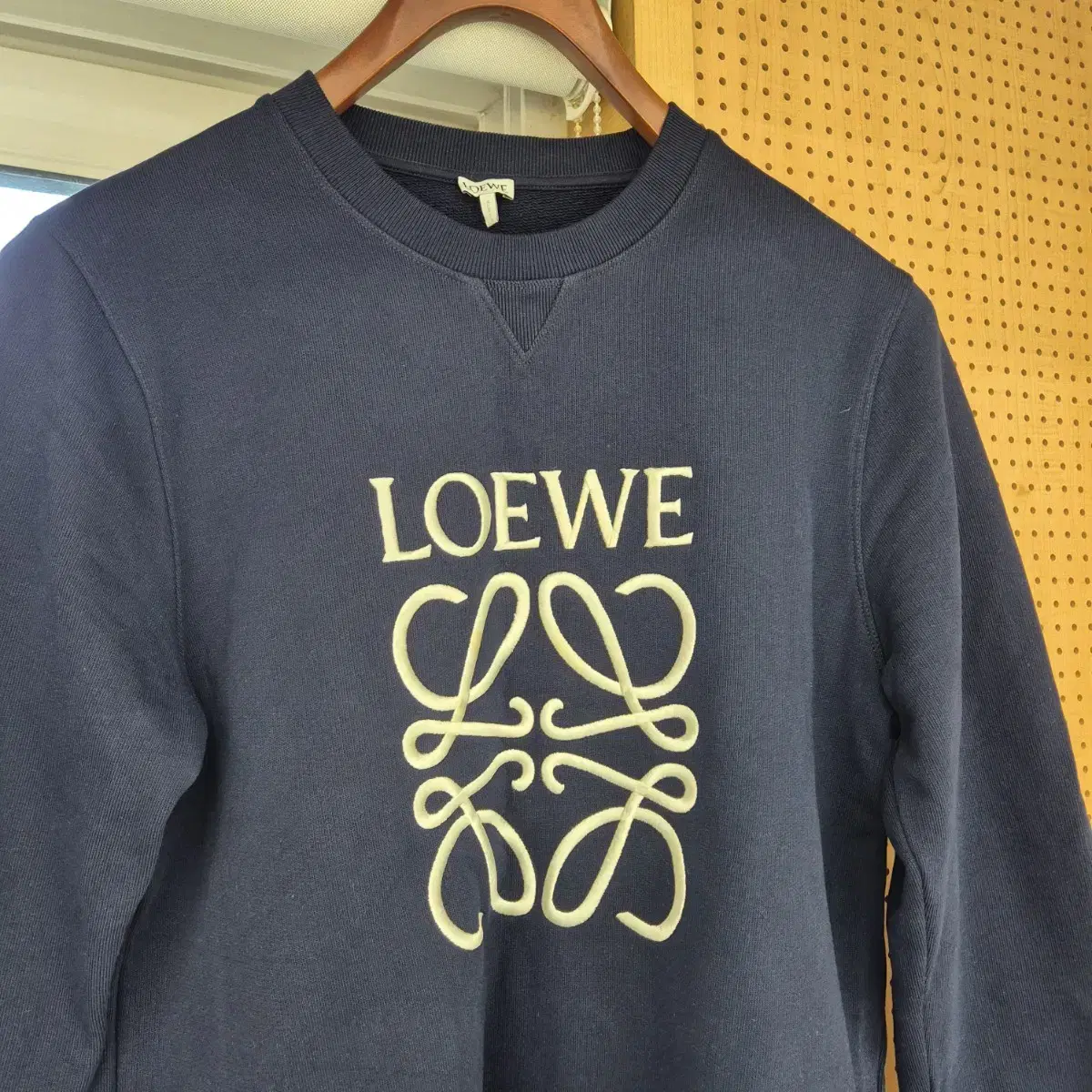 로에베 LOEWE 아나그램 로고 자수 맨투맨