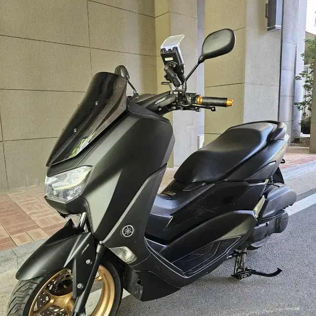 2023년식 야마하 NMAX125 무광검정 색상 판매합니다 .