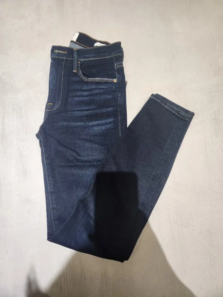 Frame Skinny Denim Pants 24