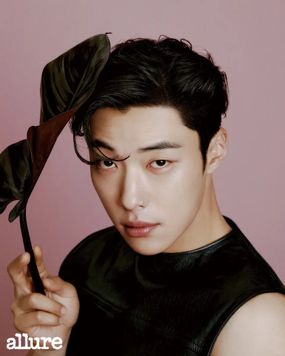 (Last han) Allure magazine with actor Woo Do-hwan's interview wts.