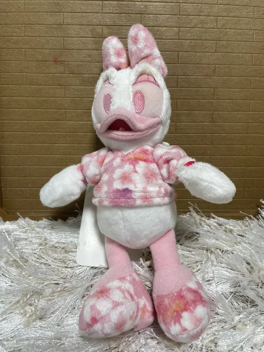 Daisy Duck 2020 Cherry Blossoms limited edition Dolls