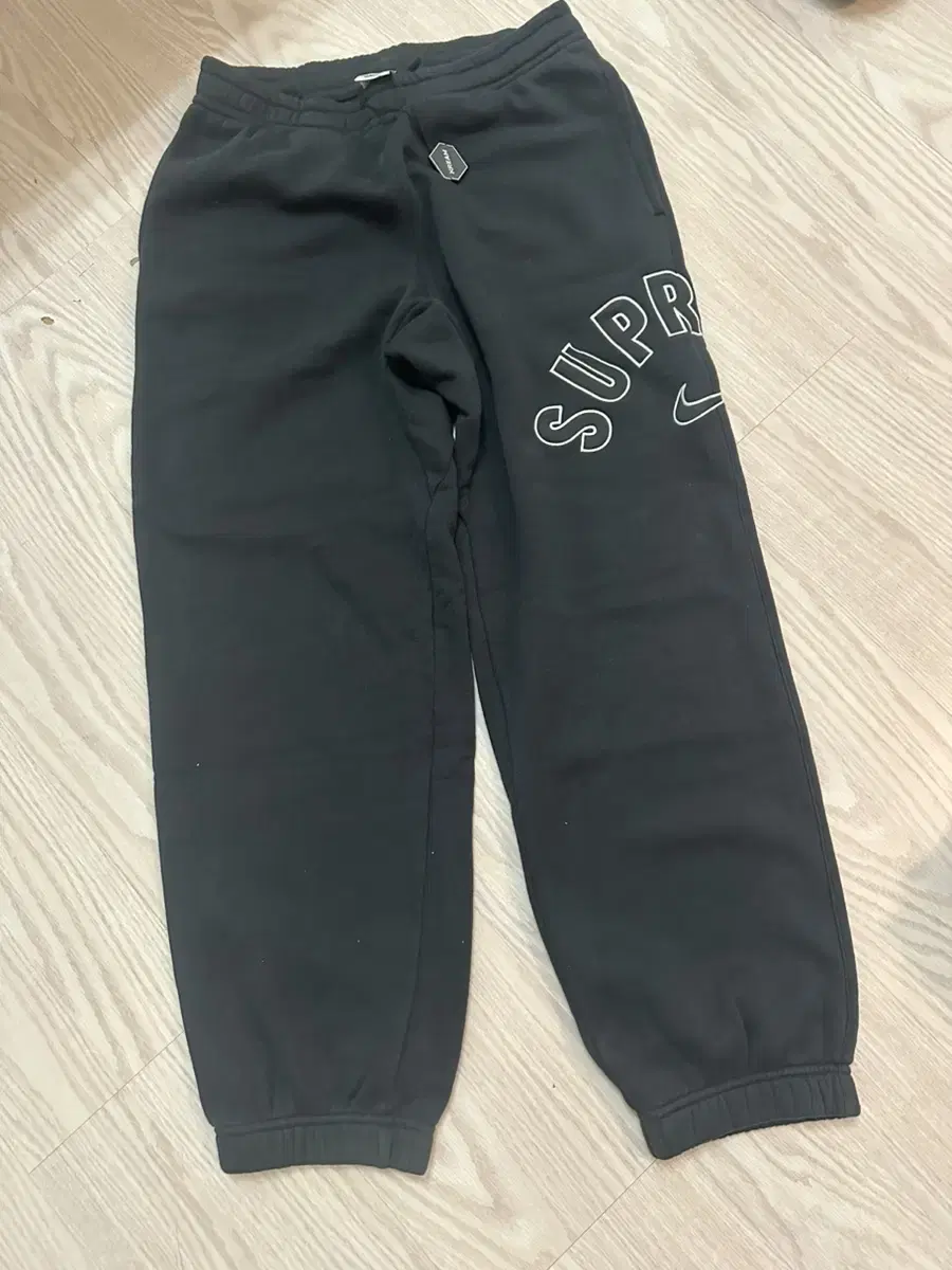 Nike Supreme Arc SweatpantsS