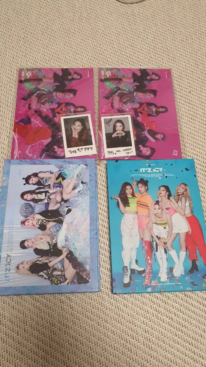 Connect ICY album poster Set preorder pre-order benefit pola photocard yuna yeji Daladala