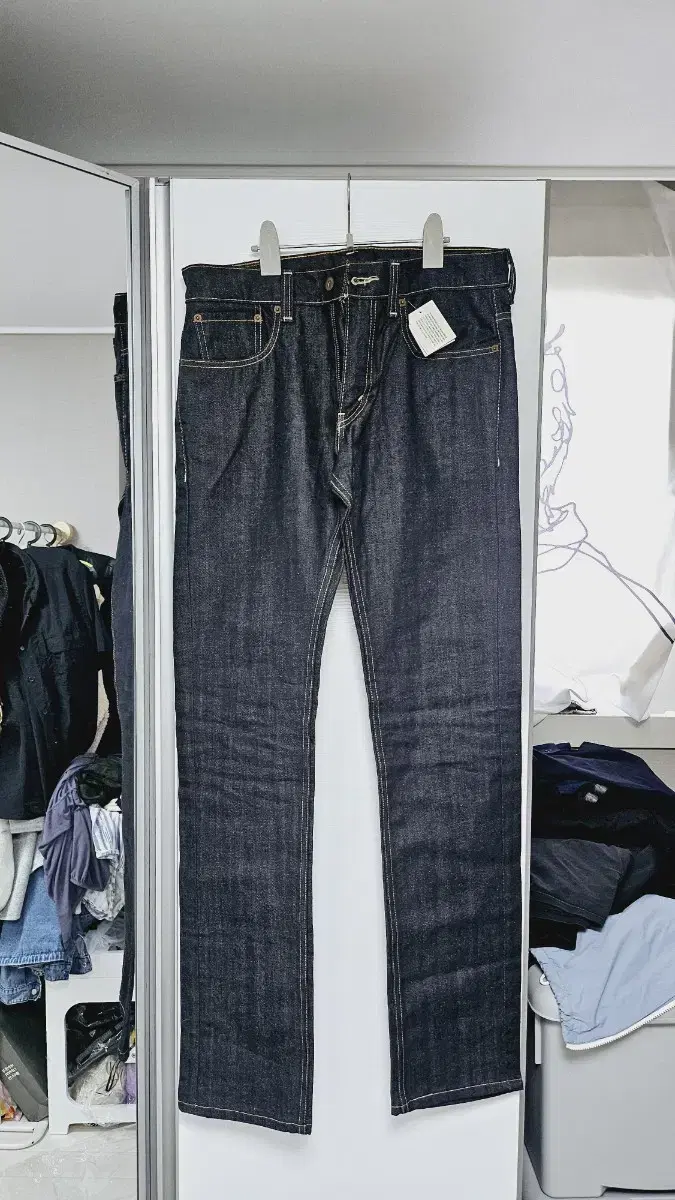 Levi's 511 jeans new (waist 33