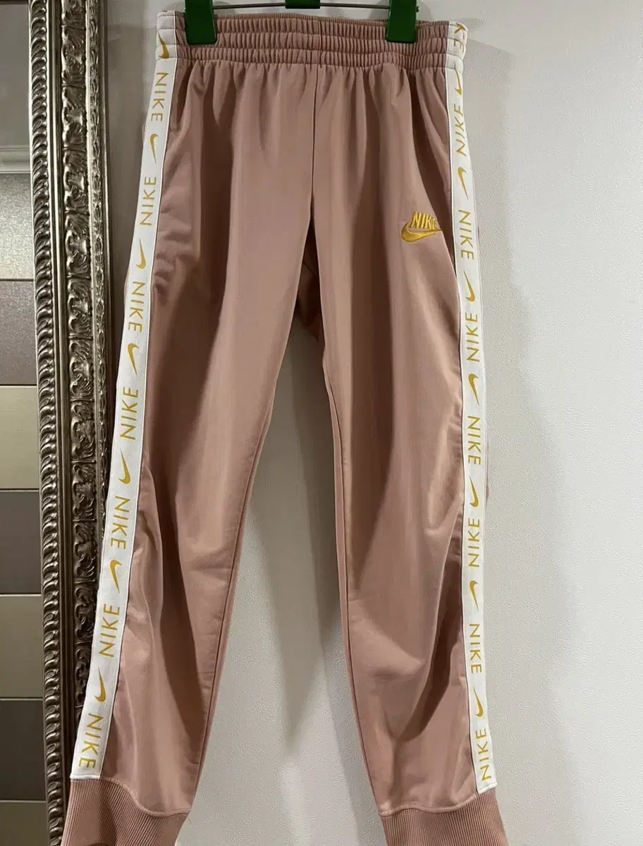 Nike Pucci Jogger Pink