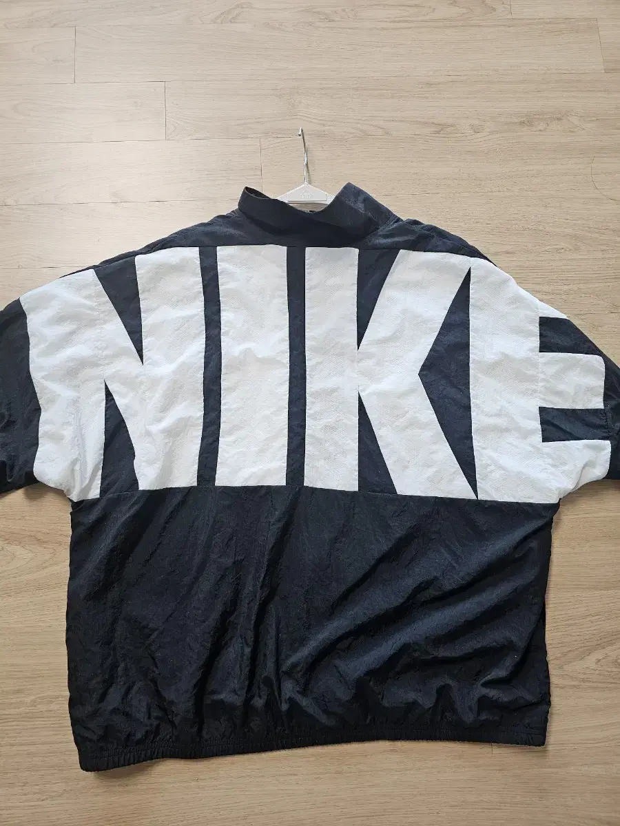 [L] Nike Starting Big Logo Windbreaker