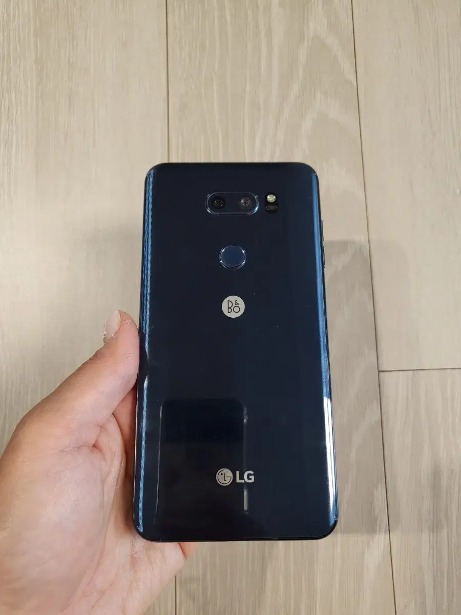 LG V30 Glass-Free sss