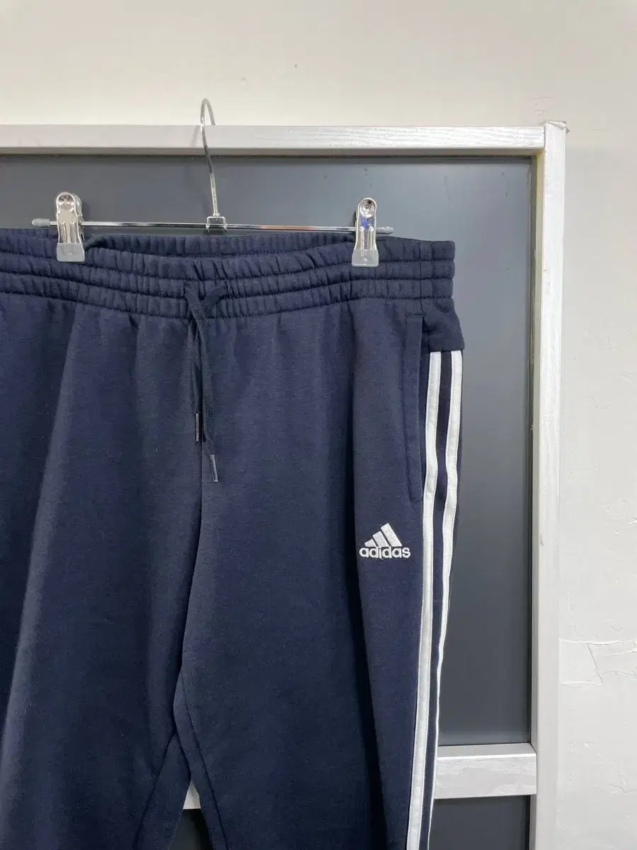 [32] Adidas Training Workout Jogger Pants