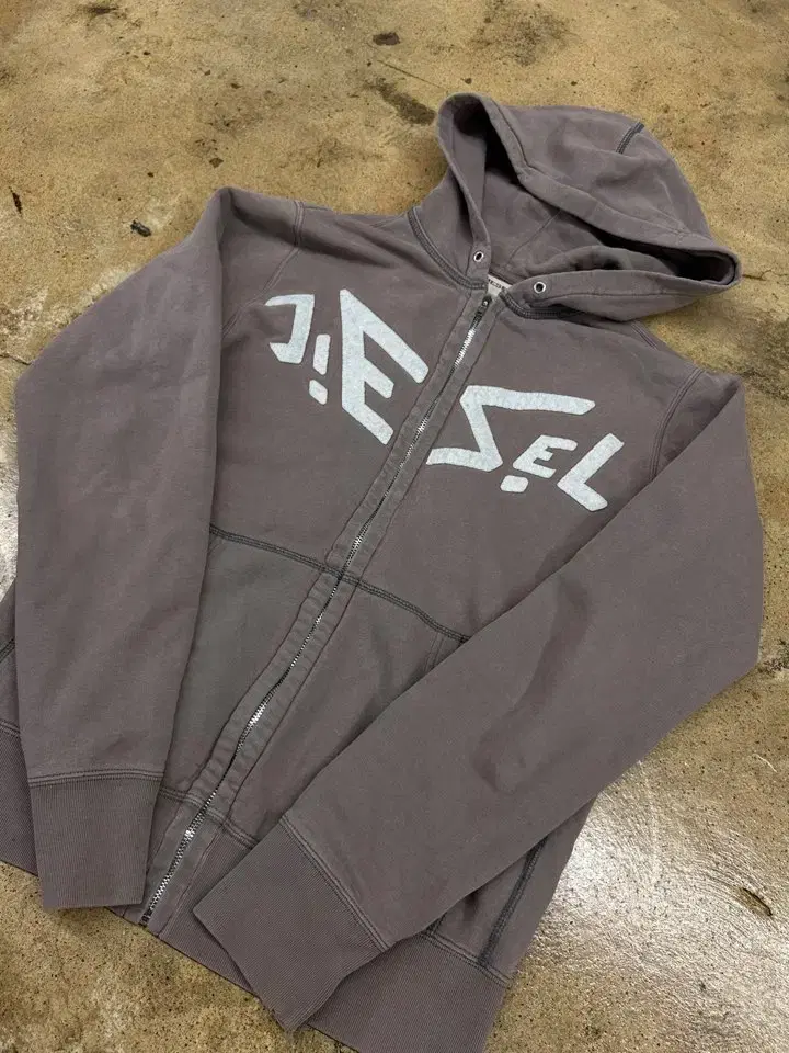 [Genuine/M] Diesel Hood Up