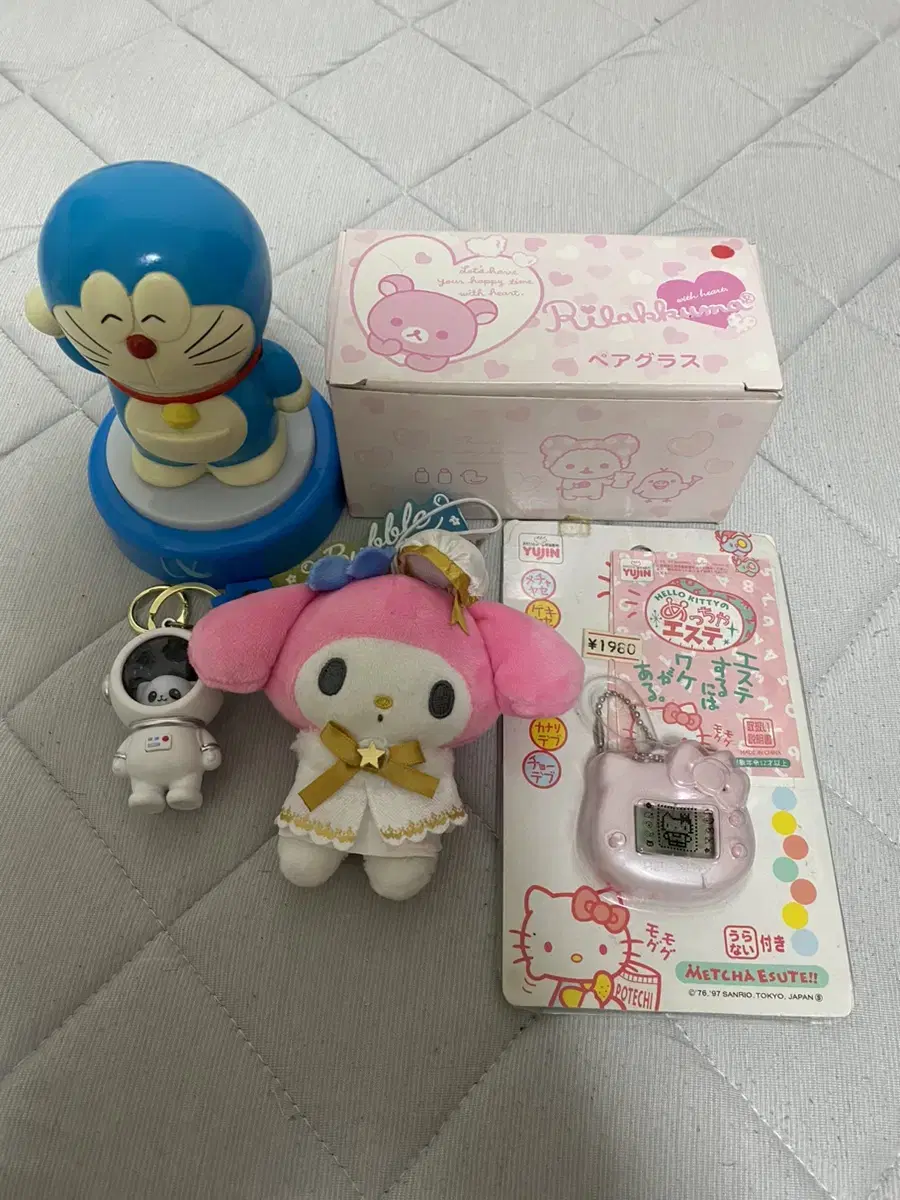 San Rio keyring Hello Kitty Metchaeste Doraemon Lamp Light Keyring in Bulk