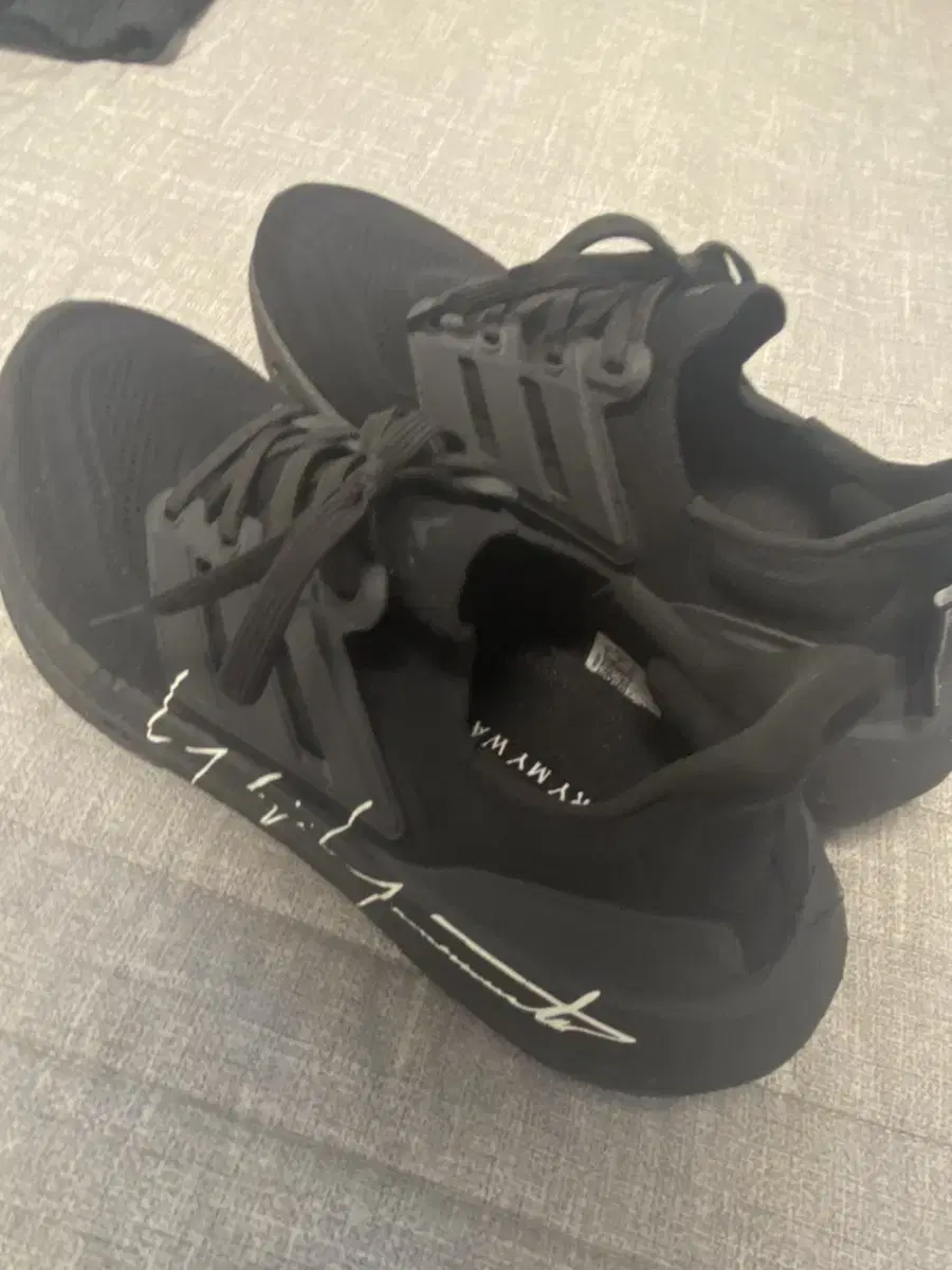 y-3 울트라라이트 270