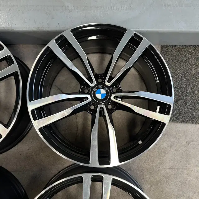 19인치 BMW M4.st 유광블랙폴리쉬 중고휠 1대분