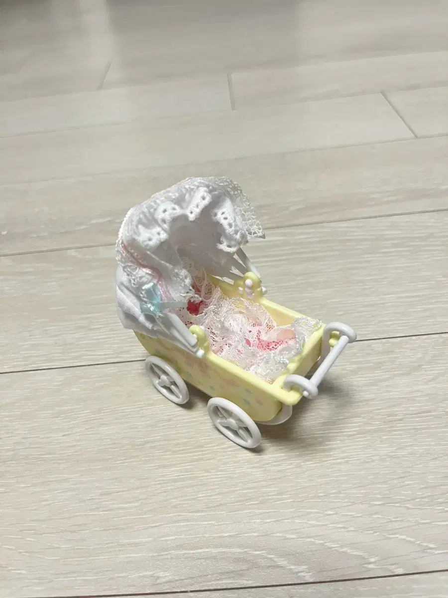 Sylvanian Baby Stroller