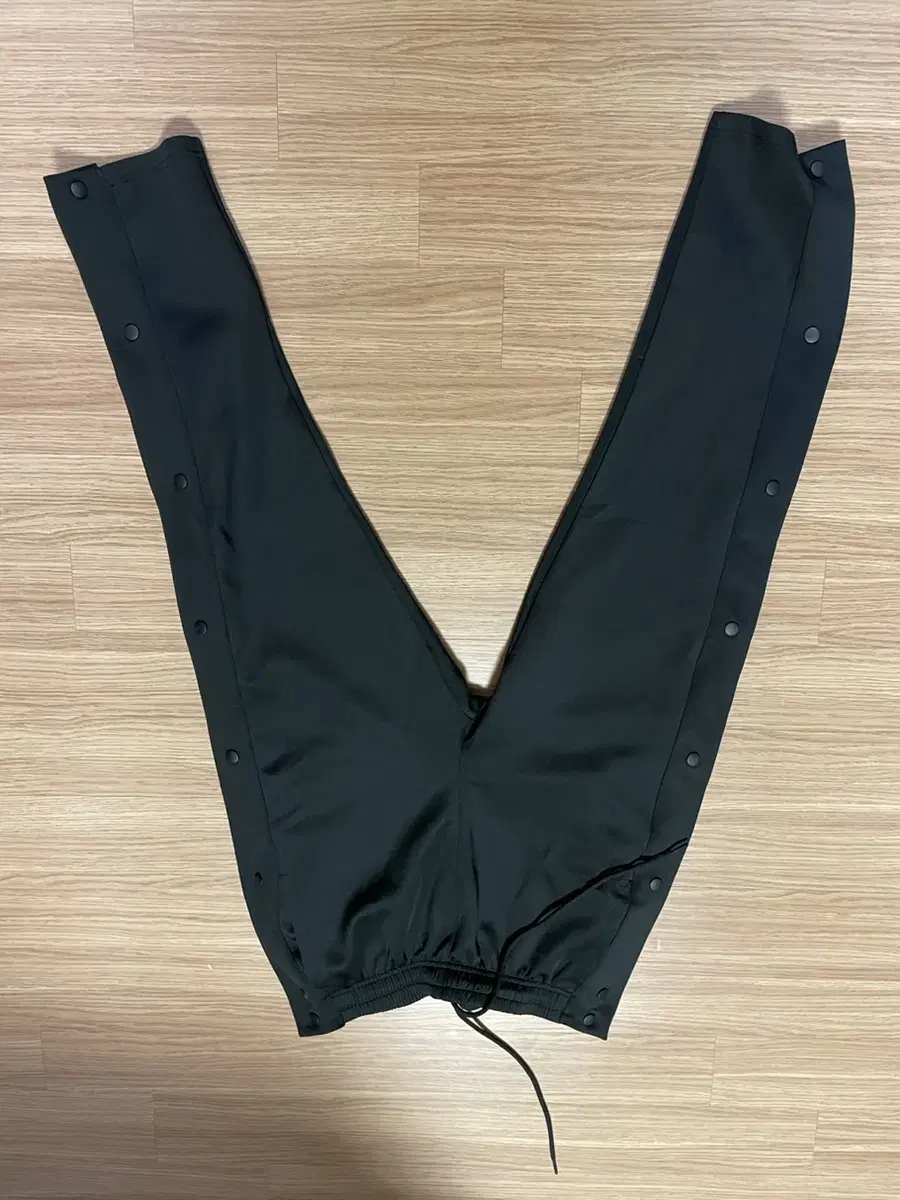 Side-button track pants (basketball pants)