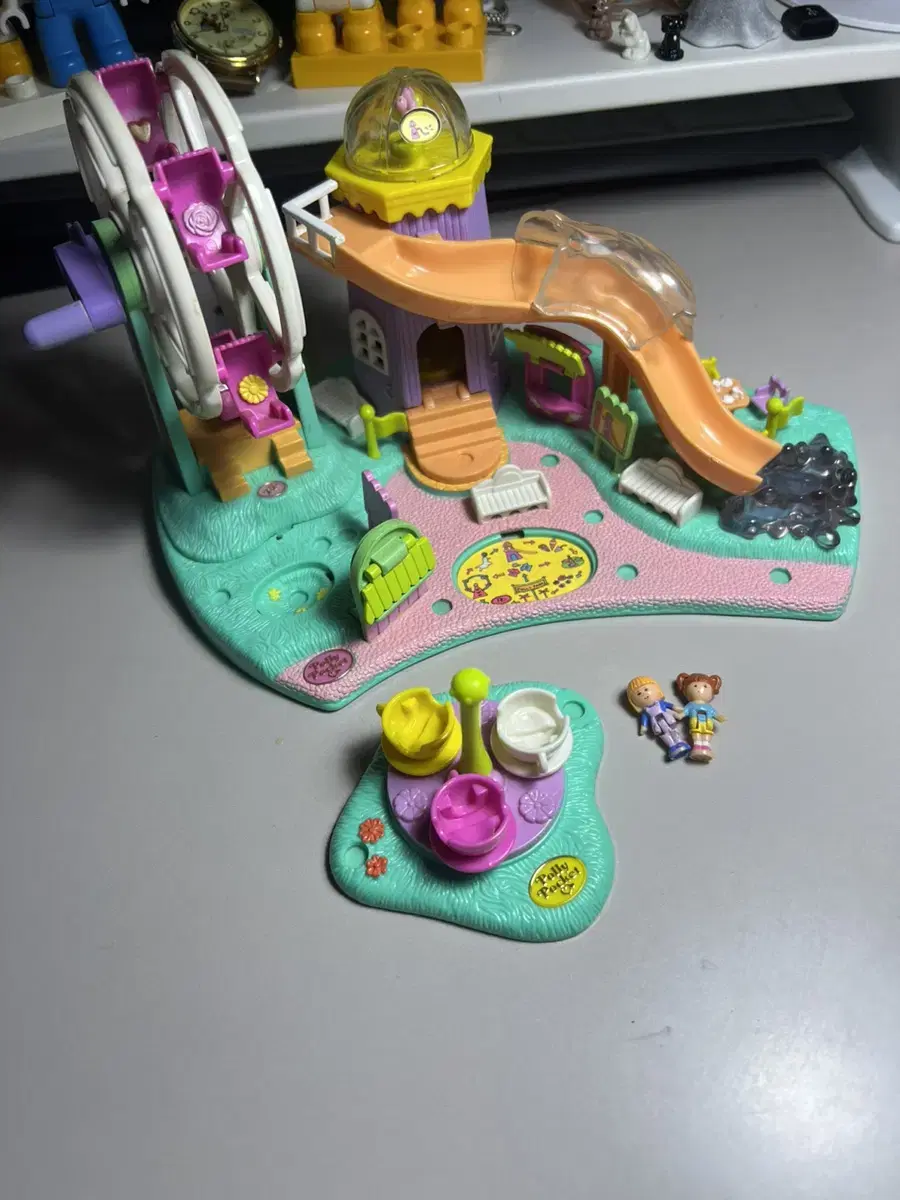 PolyPocket Ride and Surprise Amusement Park and Teacup