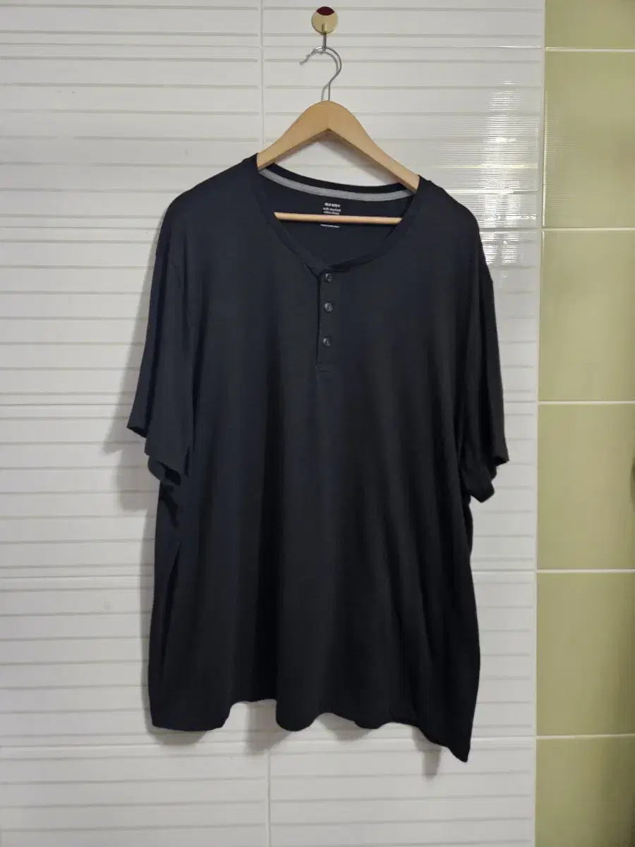 Boxy Old Navy Button Round Tee3XL