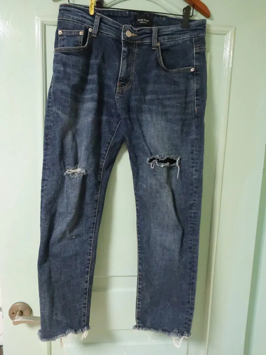 Jeans waist 36 inches