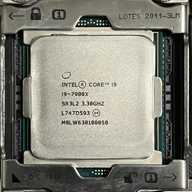 인텔 코어 i9-7900X Skylake-X (LGA2066/X299)