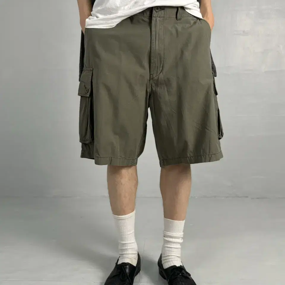 vintage bear olive green cargo shorts