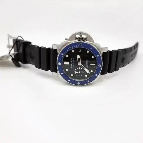 파네라이 섭머저블 Azzurro PAM01209