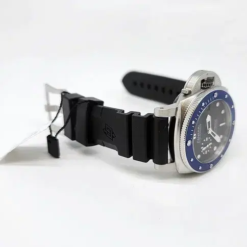 파네라이 섭머저블 Azzurro PAM01209