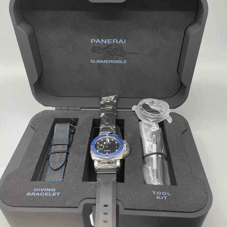 파네라이 섭머저블 Azzurro PAM01209