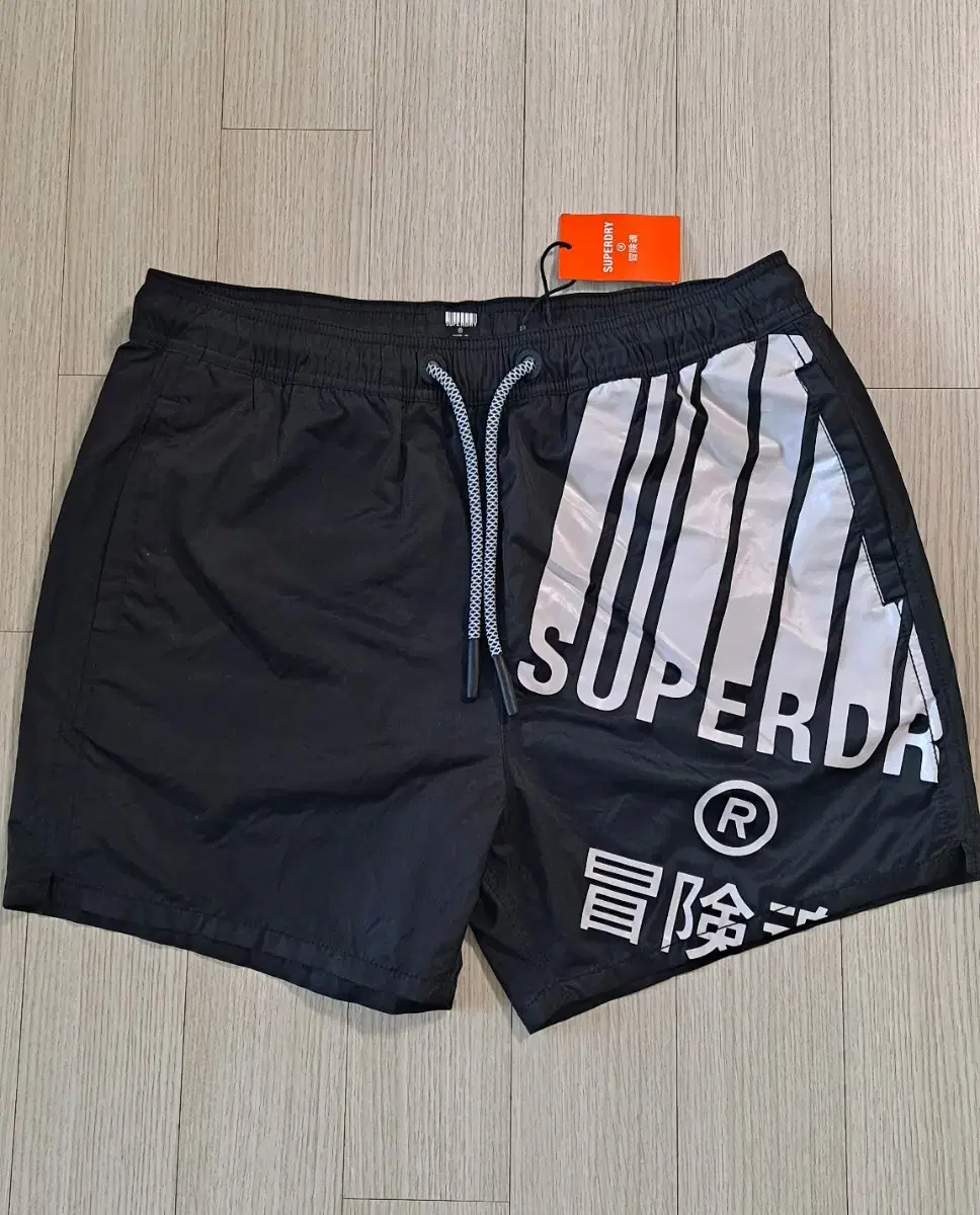 슈퍼드라이 SUPERDRY 에너지 그래픽 스윔팬츠 수영복반바지