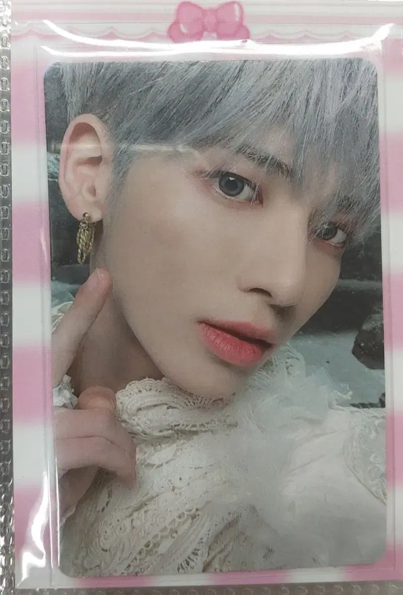 TXT Freeze WorldTaehyun Photocard