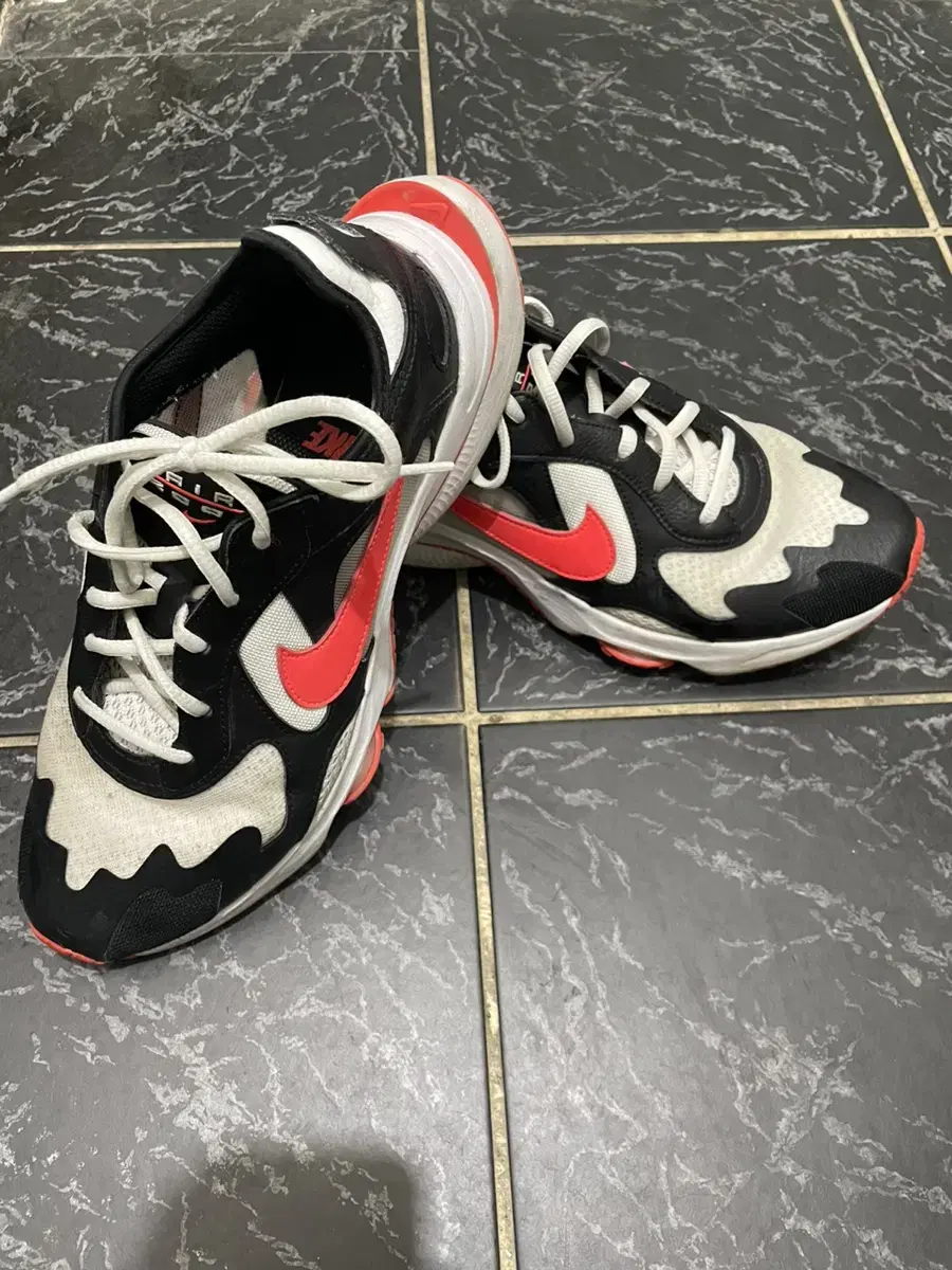 Nike shoes 275 mm