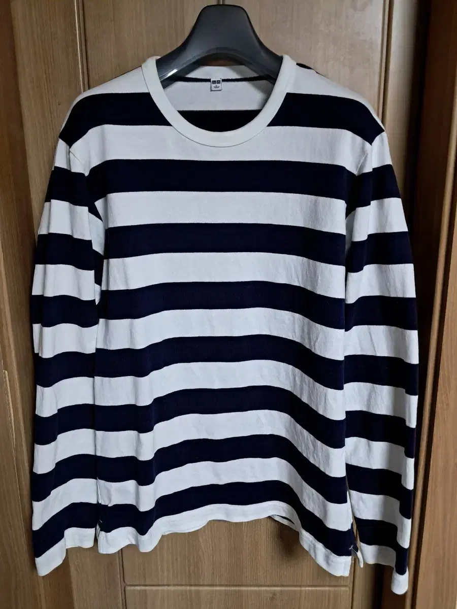 Uniqlo Sweatshirt Long Sleeve Tee MenL