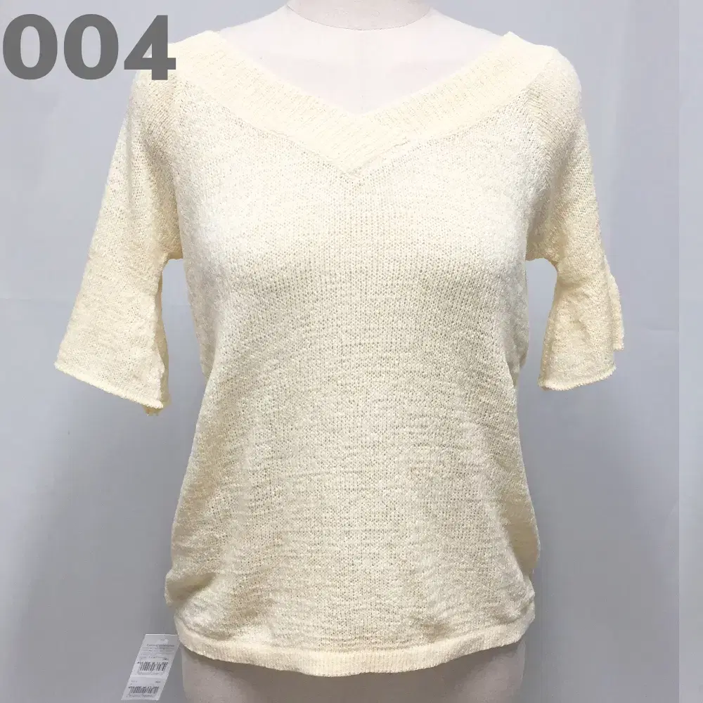 New Arrivals/Shop Clearance/Womenswear Lemon V-Neck yeoreum Knit Vahn