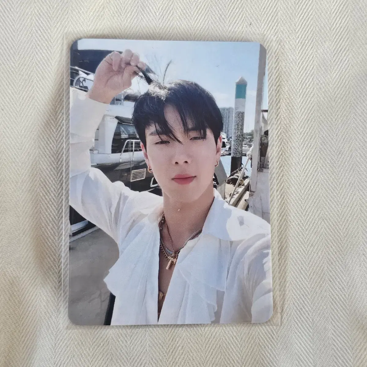 monsta x shownu broadcast photocard unseen haircut