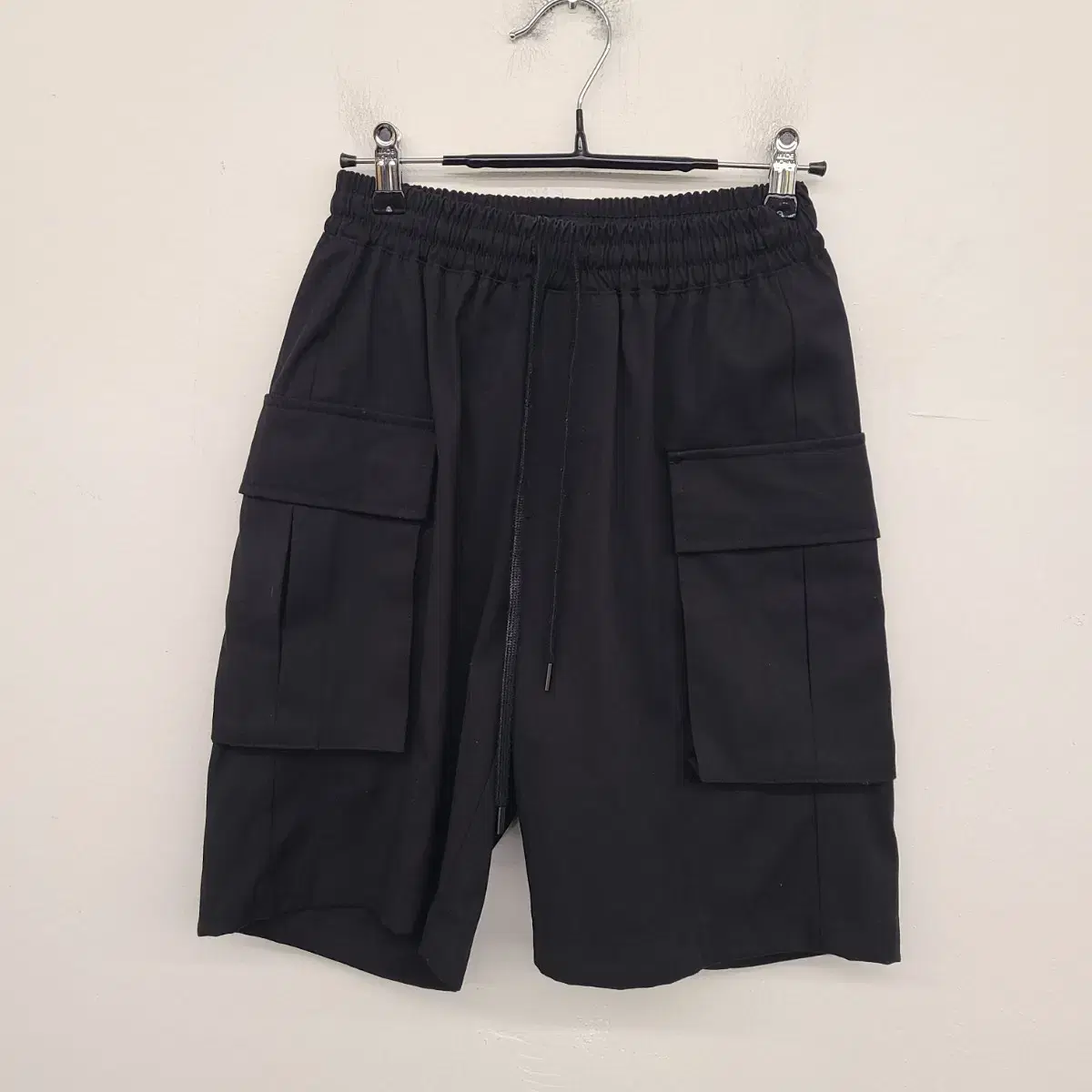 [28 inch] SEVENSELAH Banded Cargo Half Pants for sale.