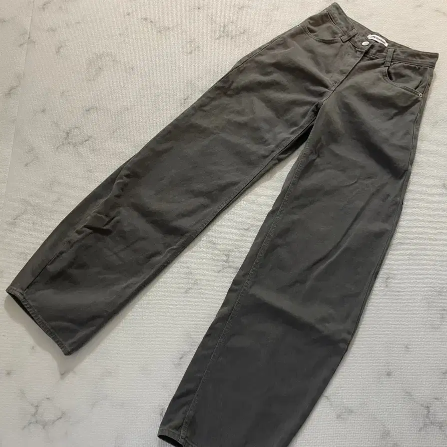 Low Classic Wide cocoon fit jeans grey