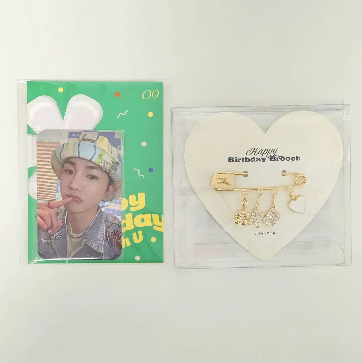 Shinee key birthday Commemorative merchandise photocard Keyrings