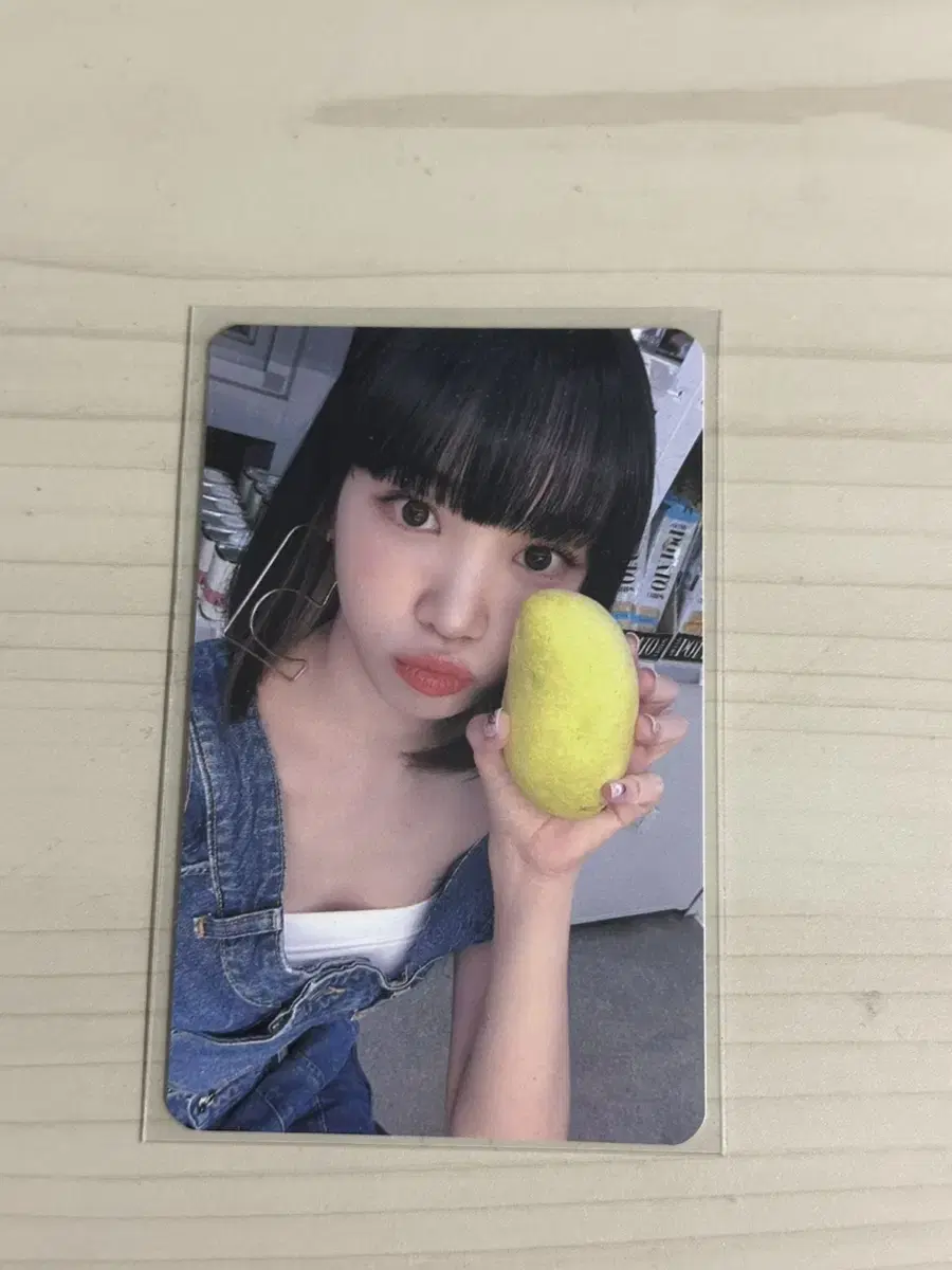 le sserafim kim chaewon m2u photocard sell unreleased photocardHuh YunjinKazuhaSakuraHong eunchae