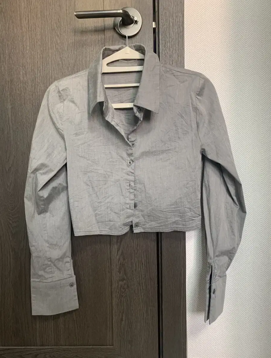 Gray crop shirt