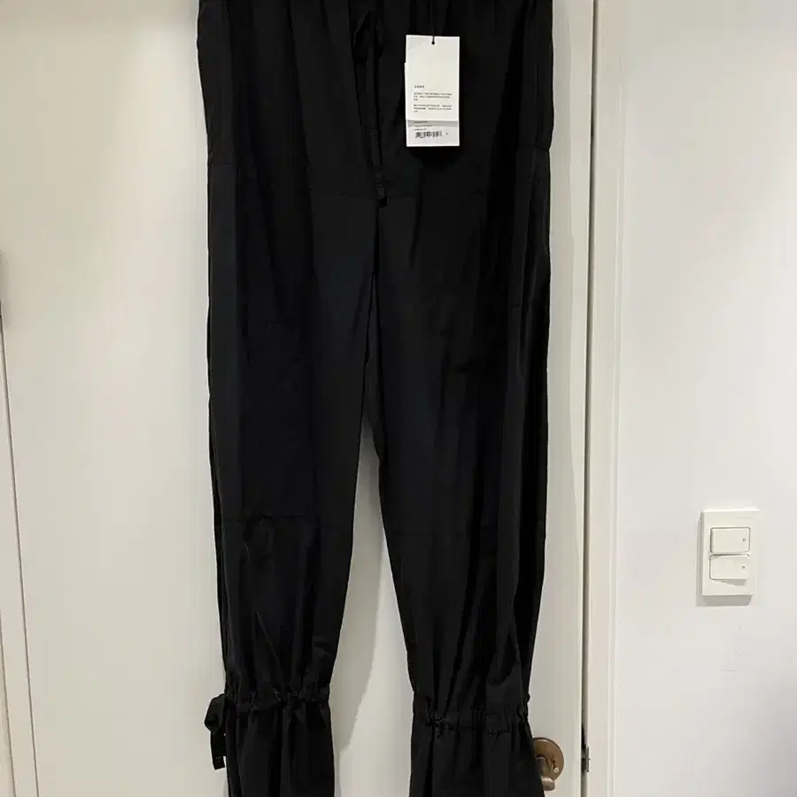 [42] Lemaire Parachute Pants Black