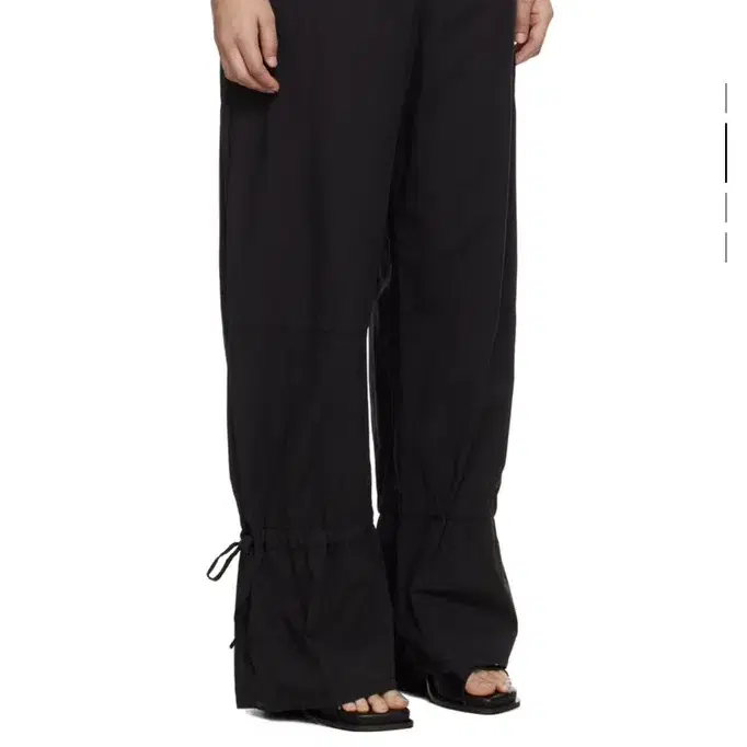 [42] Lemaire Parachute Pants Black