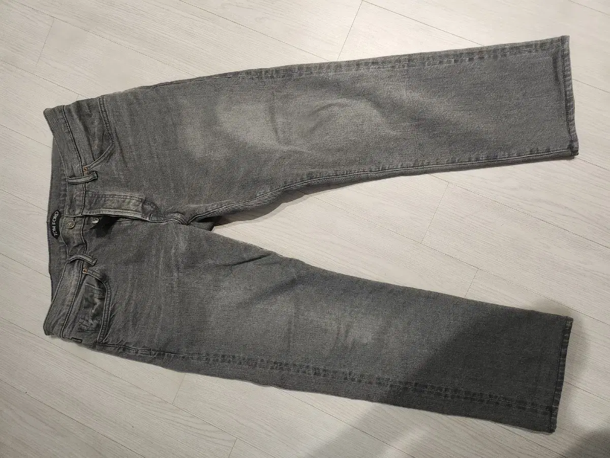 Tom Ford Gray Denim jin Jeans 32