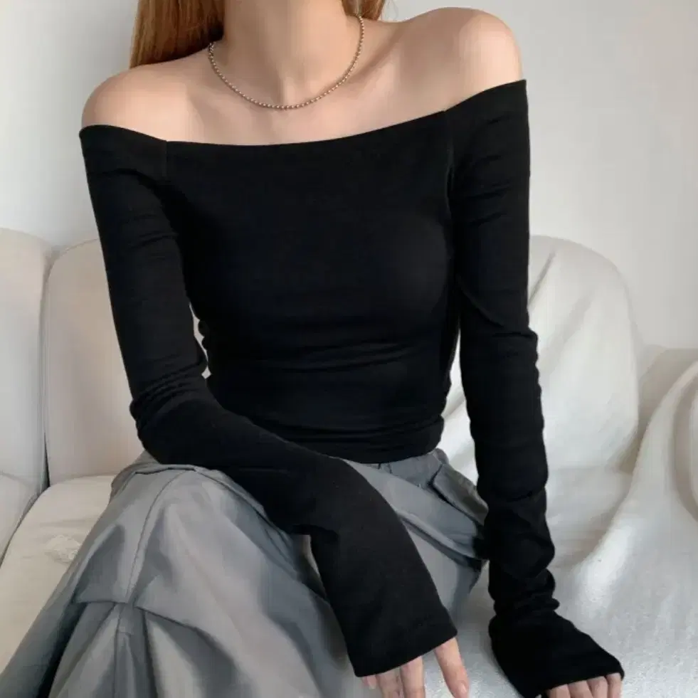 [Half-priced Delivery]Able Bello Square Off Shoulder Long Sleeve T-Shirt Sell New